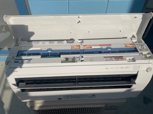 工事費込み【高年式、お掃除機能付】富士通ノクリア　6畳用2.2kw エアコン