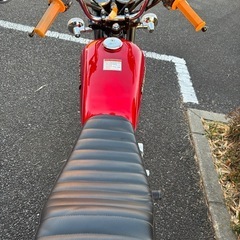 スズキ　GN125H 旧車スタイル　赤　カスタム　吸い込みの画像