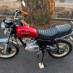 スズキ　GN125H 旧車スタイル　赤　カスタム　吸い込みの画像