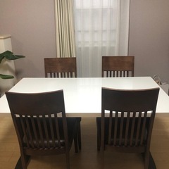 ダイニングテーブル