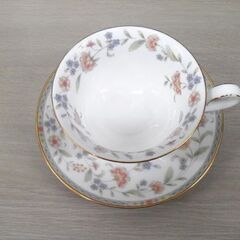 ノリタケ プリズムローズ ティーソーサー ボーンチャイナ 4909/T50717A スリランカ 1客 洋食器 Noritake PRIMROSE 苫小牧西の画像