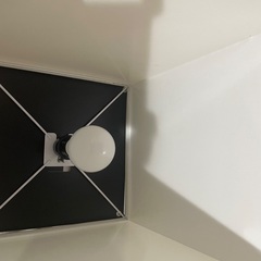 棚付き照明スタンドの画像