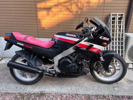 ホンダ cbr250 CBR250F four エンジン実動確認しましたがレストアベース
