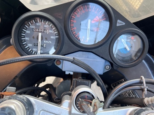 ホンダ cbr250 CBR250F four エンジン実動確認しましたがレストアベース
