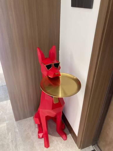 リビングルームの玄関装飾用の紳士犬の置物