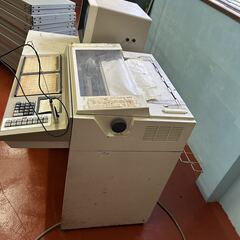 45年前のオフィスコンピュータ 珍しいデスク型レトロパソコンの画像