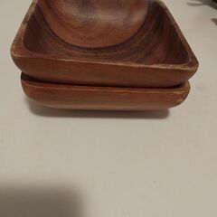 アカシアの入れ物の画像