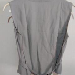 未使用  EMPORIO ARMANI  ベストブラウスの画像