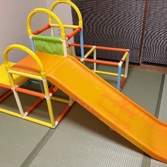 室内ジャングルジム すべり台の画像