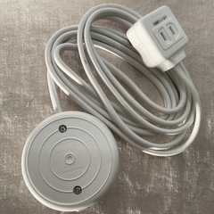 Panasonic社フットスイッチ（WH2711KWP）開封済み未使用・コード2.5mの画像