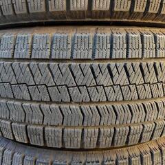 BRIDGESTONE ブリヂストン
BLIZZAK VRX2 ブリザック
205/55R16 4本
スタッドレスタイヤの画像