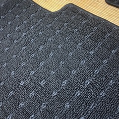 新車外し　現行シエンタ純正フロアマットの画像