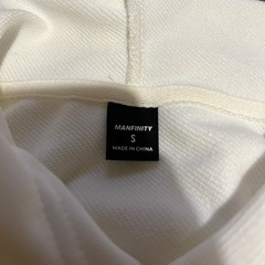 値下げ中！manfinityパーカーの画像