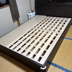 ダブルベッド(フランスベッド)の画像