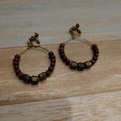 ウッドビーズイヤリング