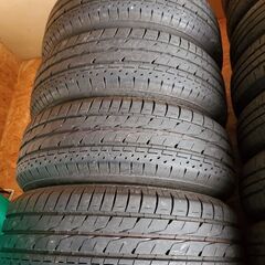 必用なら早めに。ブリヂストン。195/65r15。バリ山。4本。...