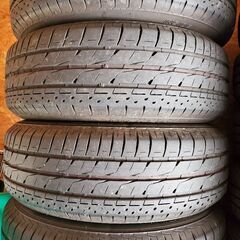 ブリヂストン。195/65r15。バリ山。4本。アルミホイル付き。の画像