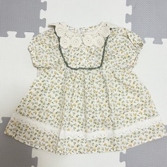 〈64〉ベビー服　しまむら　小花柄半袖ワンピース　90
