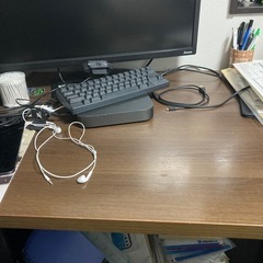 【中古・無料】パソコンデスク120x70 取りに来ていただける方でお願いしますの画像