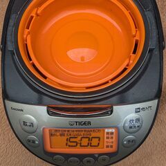 TIGER タイガー JKT-J101 IH 炊飯器 炊飯ジャー 炊きたて tacook 本体 5合炊き 1.0L パン ケーキ 調理 JAPAN 日本製 2019年製の画像