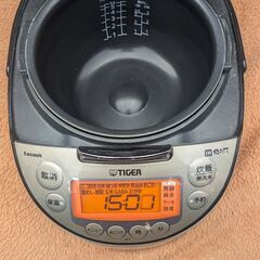 TIGER タイガー JKT-J101 IH 炊飯器 炊飯ジャー 炊きたて tacook 本体 5合炊き 1.0L パン ケーキ 調理 JAPAN 日本製 2019年製の画像