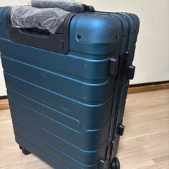 (決定)青、キャリーケース、スーツケースの画像