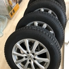車のパーツ タイヤ、ホイール