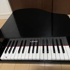 【KAWAI 子供用グランドピアノ】演奏可能・鍵盤割れあり