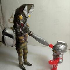 ウルトラ怪獣バルタン星人とウルトラセブン新品の画像