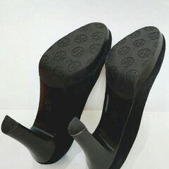 極美品【Tory Burch】ベルベット ゴールド ハイヒール 24.5cmの画像