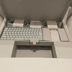 iMac24インチ、 24GBユニファイドメモリ、ストレージ1TB 、M3、グリーン の画像