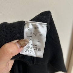 《美品》mii an deni ブラック Vネック 長袖セーター   Mの画像