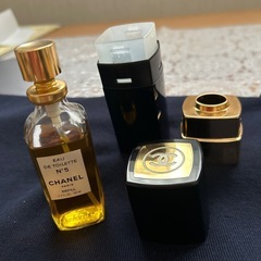 CHANELの香水。残量がわかるよう分解して写真撮っていますの画像