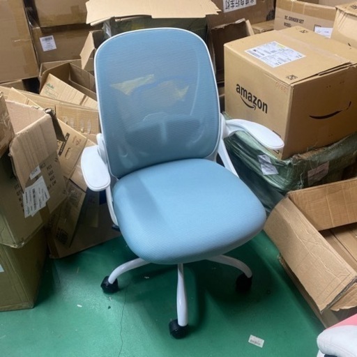 オフィスチェア　新品　一箇所穴