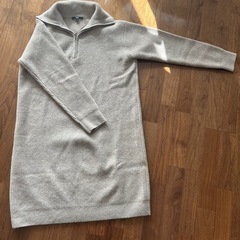 UNIQLOスフレヤーンジップアップワンピース