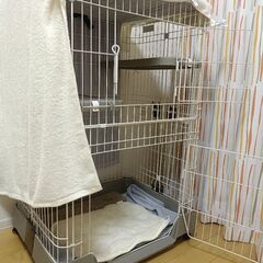 キャットゲージ2段とペット用脱走防止柵