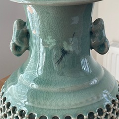 【美品】韓国青磁　花瓶　青緑色 透かし彫り 陶器花瓶の画像
