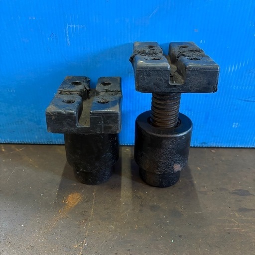 （78）バンザイ/リフトアタッチメント/足ゲタ/2個/車整備 /ガード付き/リフト用フレーム/柱リフト/カーメンテナンス/フレームパッド