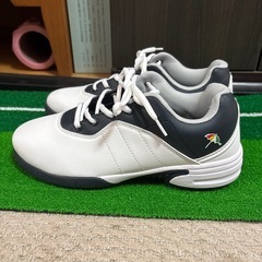 ほぼ新品ゴルフシューズ