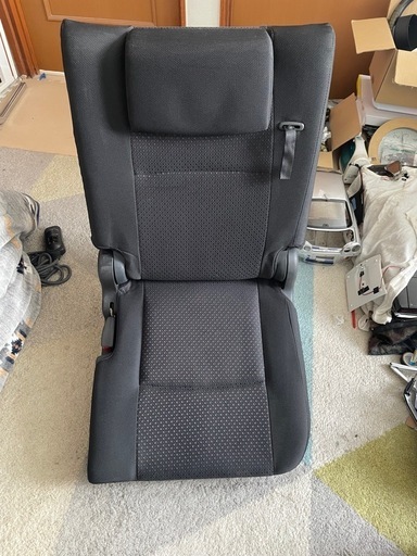 ■良品 黒系 アイシス プラタナ ANN10 ANM15 ZNM10 ZNM15 ZGM10 ZGM15 10系 三列目 サードシート ブラック 左 助手席側 前期 中期 後期