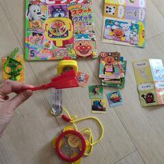 アンパンマンいろいろ　スマートウォッチ付き　カード　パズル　楽器などの画像