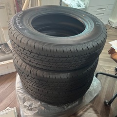 トヨタ　ハイエース　タイヤ4本セット　新車外し
　　　