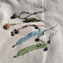 ビーズアクセサリー　ストラップ　【無料】