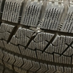 スタッドレスタイヤ　ブリザックVRX　215/60R17の画像