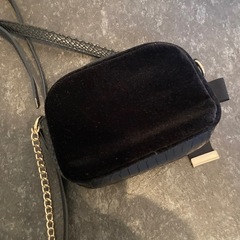 ZARA ショルダーバッグの画像