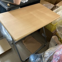 折りたたみ机