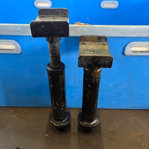 （83）バンザイ/リフトアタッチメント/足ゲタ/2個/車整備 /ガード付き/リフト用フレーム/柱リフト/カーメンテナンス/フレームパッド