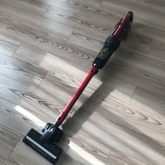 アイリスオーヤマ　スティック掃除機　コード　赤