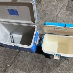 SERENO 38Lクーラーボックス　おまけMontanaクーラーボックスの画像