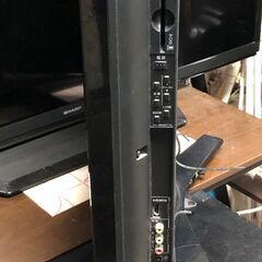 東芝 REGZA　USB-HDD録画対応 32インチデジタルハイビジョン液晶テレビ「32R1」リモコン付属の画像
